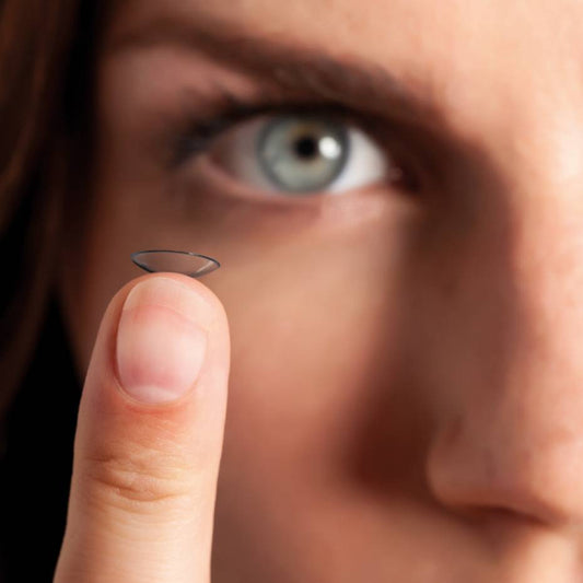 5 Veelgemaakte fouten bij het dragen van contactlenzen (en hoe je ze voorkomt)