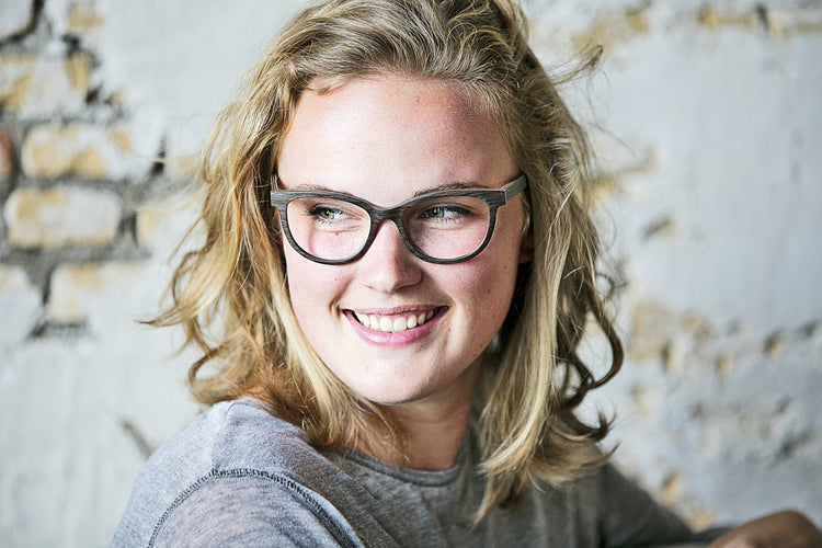 Woodtrend Optical: WT2946 Black oak wood veneer